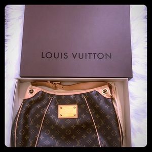 LOUIS VUITTON Monogram Shoulder Galliera PM.